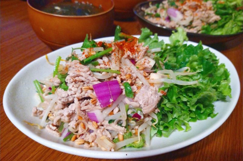 Laap Moo (Thai minced meat salad)
